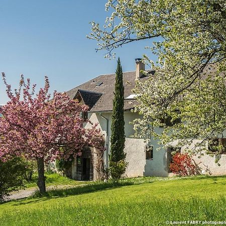 Gite Du Porche Saint-Jean-de-la-Porte Bagian luar foto