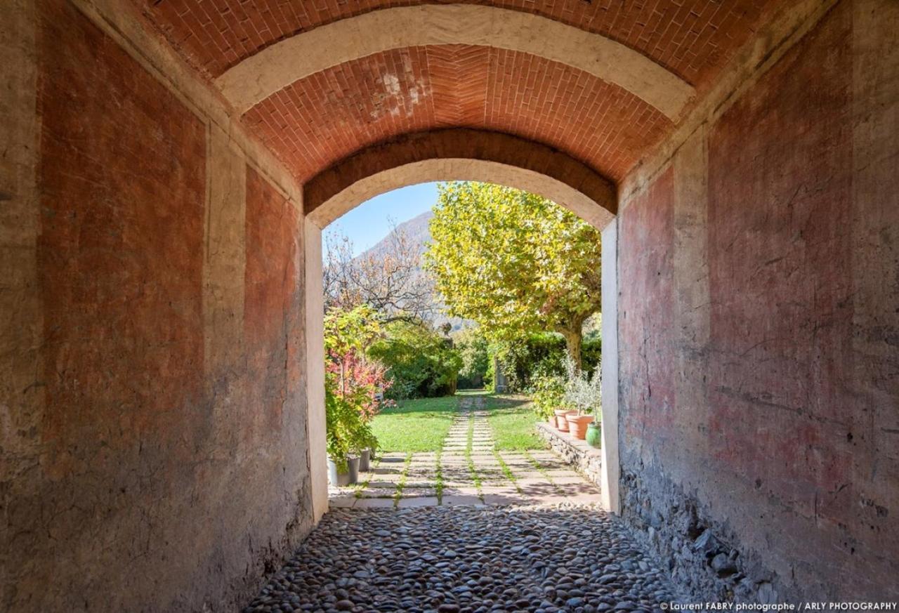 Gite Du Porche Saint-Jean-de-la-Porte Bagian luar foto